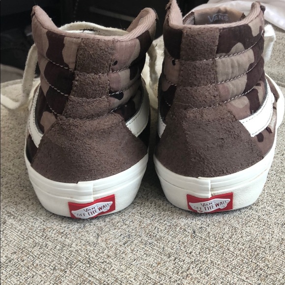 Vans - Picture 3 of 9